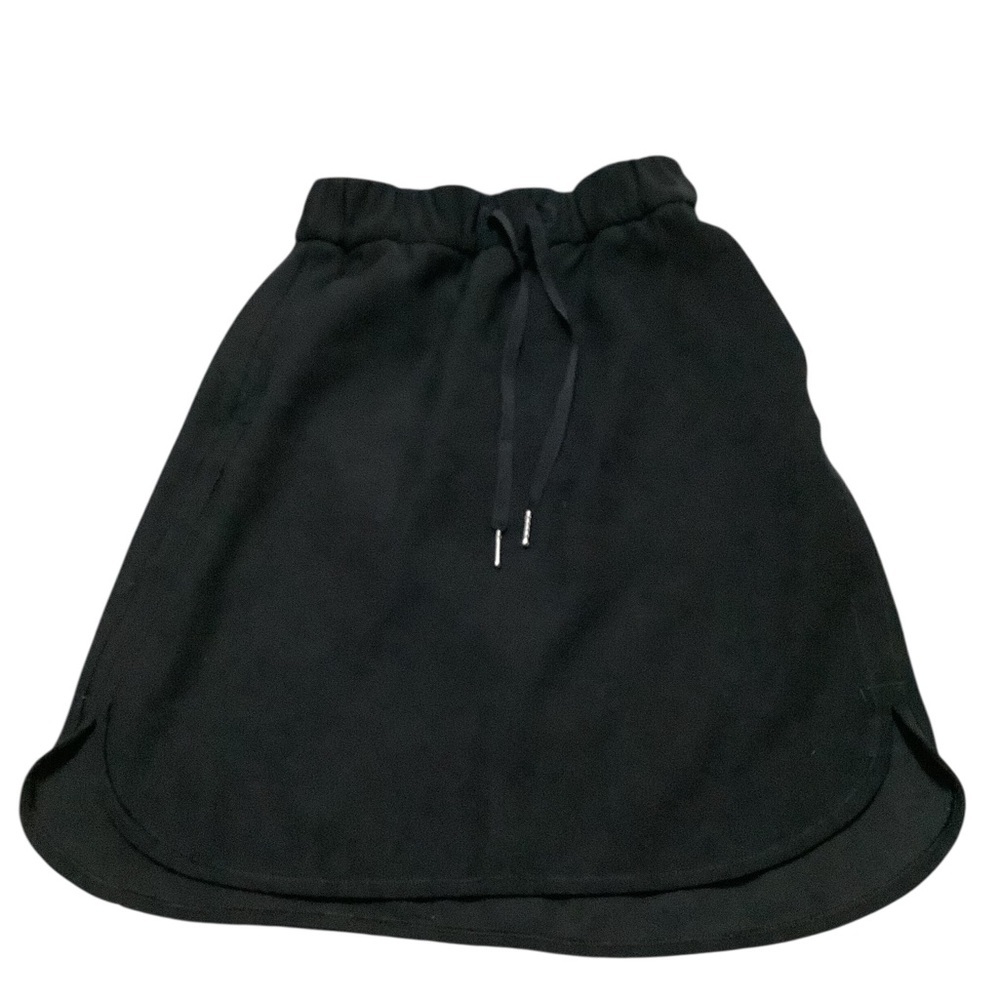 Lululemon Black Women's knee length Skirt - Picture 2 of 3